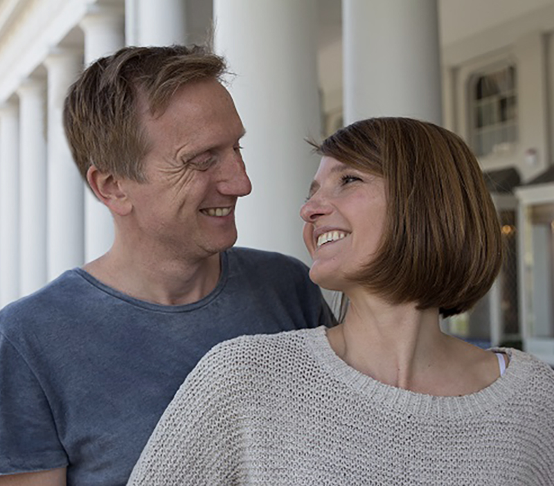 Holger & Romana 800×702 Holger Zapf und Romana Lorenz-Zapf UNIT Yoga Ausbildung online